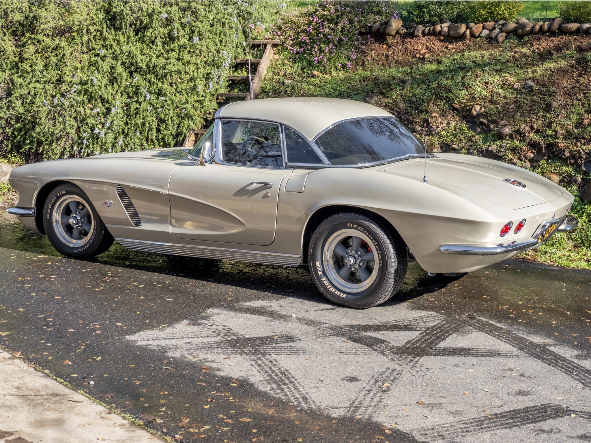 350-Powered 1962 Chevrolet Corvette 4-Speed - 2Day Classic